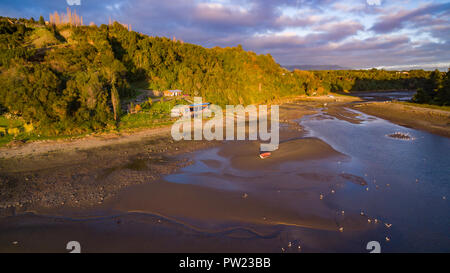 Paysage au coucher du soleil de la côte sud du Chili, la route austral Banque D'Images