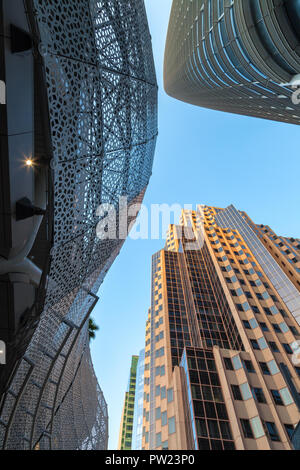 Tour de Salesforce et de transit, avec d'autres habitations à centre-ville de San Francisco, California, United States. Banque D'Images