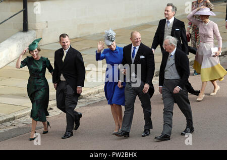 Zara et Mike Tindall arrivent pour le mariage de la princesse Eugénie à Jack Brooksbank à la Chapelle St George dans le château de Windsor. Banque D'Images