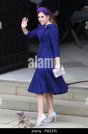 Princesse Béatrice arrive à la Chapelle St George du château de Windsor pour le mariage de sa sœur La Princesse Eugénie et Jack Brooksbank. Banque D'Images