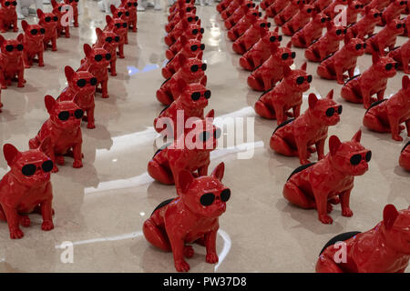 Dogbots (électronique, les chiens-robots) sur l'affichage à la vente au centre commercial en Chine Banque D'Images