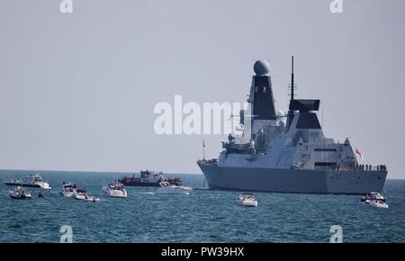 La Marine royale britannique Type 45 destroyer HMS Diamond participant à la Bournemouth 2018 Air Festival Banque D'Images