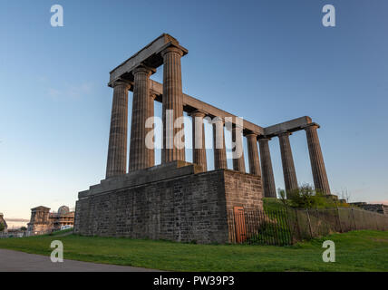 Le monument Nelson, Monument National de l'Écosse, Calton Hill, Édimbourg, Écosse, Royaume-Uni Banque D'Images