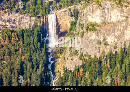 Vues de la vallée Yosemite à partir de la zone d'observation Point Washburn. Un site du patrimoine mondial depuis 1984 Banque D'Images