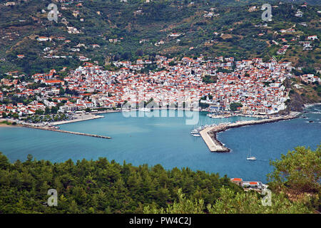 La ville de Skopelos, l' île de Skopelos, Sporades du Nord, Magnessia, Thessalie, Grèce. Banque D'Images