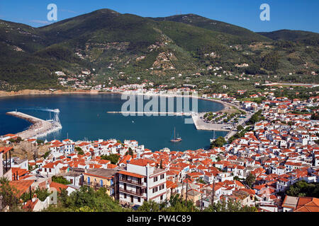 La ville de Skopelos, l' île de Skopelos, Sporades du Nord, Magnessia, Thessalie, Grèce. Banque D'Images