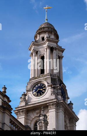 Les sauterelles d'or, l'insigne de l'Elizabethan merchant Thomas Gresham, sur le haut de la tour de l'horloge de London's Royal Exchange Building Banque D'Images