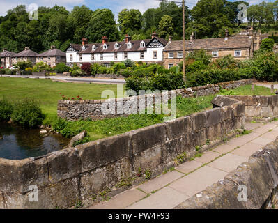 Holme Bridge, Bakewell, le parc national de Peak District, Derbyshire, Angleterre, Royaume-Uni. Banque D'Images