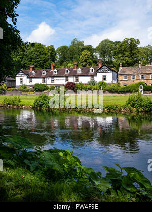 Lumford cottages, Bakewell, le parc national de Peak District, Derbyshire, Angleterre, Royaume-Uni. Banque D'Images