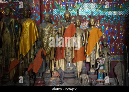 Dans Begräbniskapelle der Statuen Bouddha des Vat Xienthong, Luang Prabang, Laos, Asie Banque D'Images