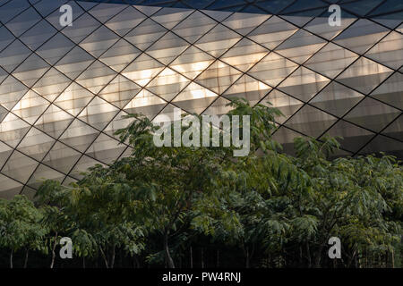 Acier moderne salle de concert et d'exposition studio à Tbilissi, Géorgie Banque D'Images