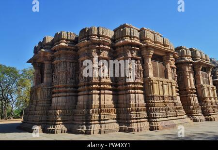 Les détails architecturaux du Soleil Temple dédié au dieu Soleil, construit par la dynastie Solanki/ Modhera.Gujarat/Inde Banque D'Images