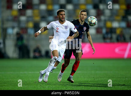 England's Kyle Walker (à gauche) et de la Croatie, Ivan Perisic (à droite) bataille pour la balle durant le match de l'UEFA Ligue Nations Unies au Stadion HNK Rijeka en Croatie. Banque D'Images