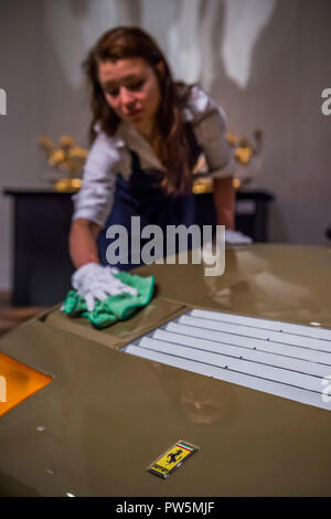 Londres, Royaume-Uni. 12 octobre 2018. La touche Midas, un aperçu d'une vente prochaine entièrement dédié à l'or, chez Sotheby's New Bond Street, Londres.. Crédit : Guy Bell/Alamy Live News Banque D'Images