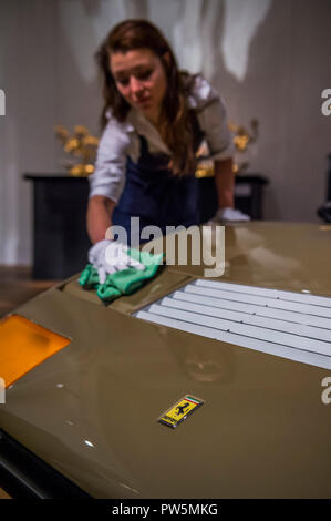 Londres, Royaume-Uni. 12 octobre 2018. La touche Midas, un aperçu d'une vente prochaine entièrement dédié à l'or, chez Sotheby's New Bond Street, Londres.. Crédit : Guy Bell/Alamy Live News Banque D'Images