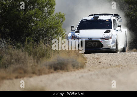 Barcelone, Catalogne, Espagne. 12 octobre, 2018. Daniel Sordo de Hyundai Motorsport vu tester sa voiture avant le RallyRACC Catalogne. Crédit : Eric Alonso/SOPA Images/ZUMA/Alamy Fil Live News Banque D'Images