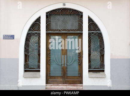 Porte, Avenue de la libération Argeles, France Banque D'Images