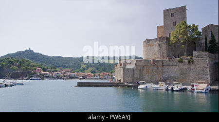 Château Royal de Collioure et port Banque D'Images