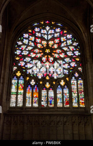 Rosace transept nord de la Cathédrale de sens Banque D'Images