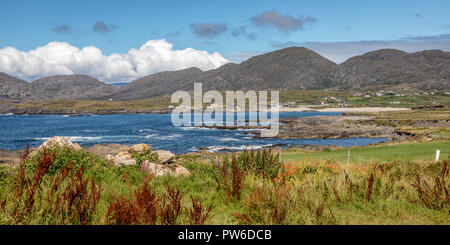 Vues vers Allihies, Péninsule de Beara, comté de Cork, Irlande, Europe. Banque D'Images