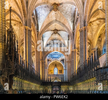 La Cathédrale de Barcelone. Nef et choeur de la cathédrale de la Sainte Croix et Sainte Eulalia, Barri Gotic, Barcelone, Espagne Banque D'Images