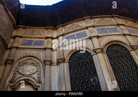 Le Caire, Égypte - avril 2018. Mosquée typique au Caire suk Banque D'Images