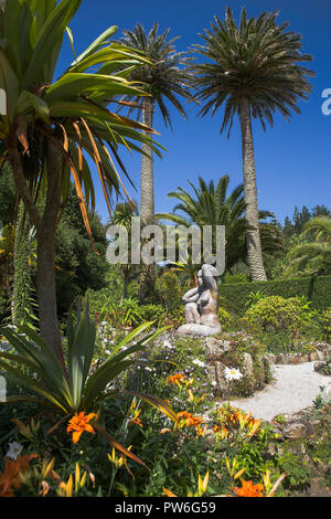 Gaia, la Terre mère, par David Wynne, jardin de l'abbaye de Tresco Tresco,, Îles Scilly, UK Banque D'Images