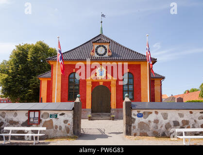 STAVERN, NORVÈGE - 20 juillet 2018 : renaissance baroque rouge façade Stavern Banque D'Images