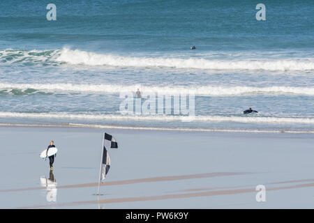 Surfeurs de Newquay, Cornwall - Accueil de Boardmasters Festival. Banque D'Images