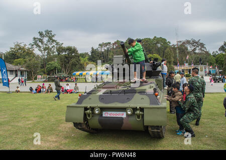 Chiang Rai, Thaïlande - 13 janvier 2018 : Journée des enfants 2018 à la 37 ème Région Militaire Army Camp, Mengrai Fort. Banque D'Images