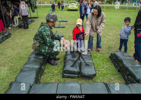 Chiang Rai, Thaïlande - 13 janvier 2018 : Journée des enfants 2018 à la 37 ème Région Militaire Army Camp, Mengrai Fort. Banque D'Images