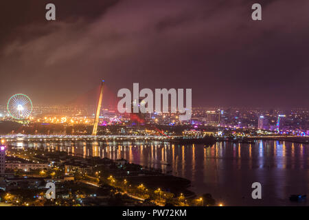 La nuit sur la rivière Da Nang Vietnam Banque D'Images