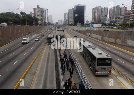 Lima, Pérou - 18 juin 2015: L'Organisation mondiale de la santé a nommé Lima, une ville de plus de neuf millions, d'avoir la pire pollution de l'air de tous les Amer latins Banque D'Images