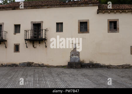 Monastère cistercien de Santa María la Real de Valdediós Banque D'Images