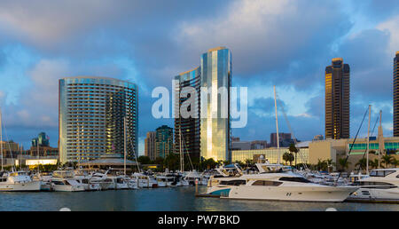 Le centre-ville de San Diego en fin d'après-midi, marina Banque D'Images