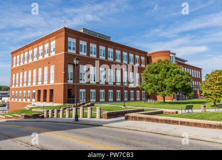 Greeneville, TN, USA-10-2-18 : Palais de justice fédéral, au centre-ville de Greeneville. Banque D'Images