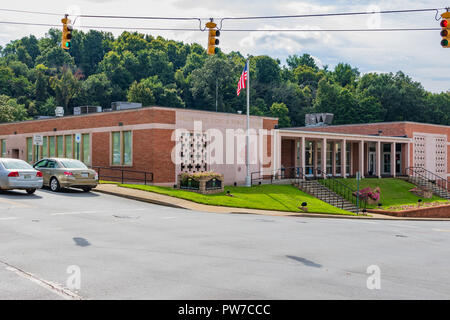 Greeneville, TN, USA-10-2-18 : Bureaux de l'Greeneville Light & Power Services. Banque D'Images