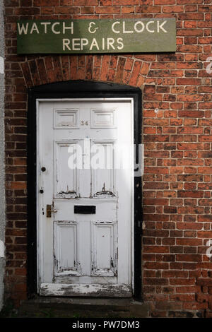 watch and clock repair shop Banque D'Images