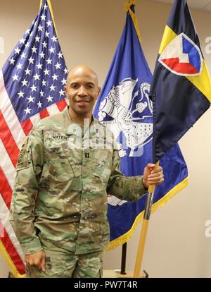 L'un d'Huntsville's homegrown Soldats -- Le Capitaine Quinton Watkins - fonctionnera pour l'équipe à la Redstone Association of the U.S. Army Ten-Miler race le 8 octobre à Washington, D.C. Watkins est le commandant de l'aviation et du Quartier général du Commandement des missiles et de l'Administration centrale Co. Banque D'Images