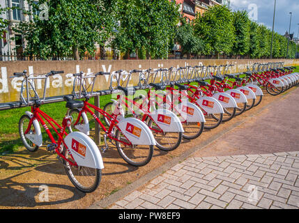 Anvers, Belgique - 25 août 2018 : les vélos garés fermé à la place du marché à Anvers Banque D'Images