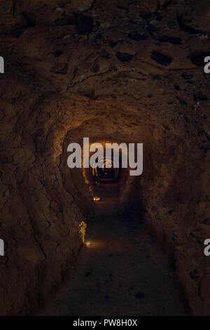 Tunnel de Las Médulas, roman gold mining World Heritage Site El Bierzo, Castille et Leon, Espagne, Europe Banque D'Images