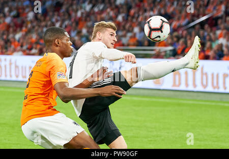 Amsterdam, Pays-Bas. 13 octobre 2018Netherlands-Germany , Football, Amsterdam, le 13 octobre 2018 Timo WERNER, DFB 9 concurrence pour la balle, s'attaquer, duel, un en-tête contre Denzel Dumfries, NL 2 Pays-Bas - Allemagne Football Ligue des Nations Unies, de la saison 2018/2019, Amsterdam, Pays-Bas, le 13 octobre 2018. © Peter Schatz / Alamy Live News Crédit : Peter Schatz/Alamy Live News Banque D'Images