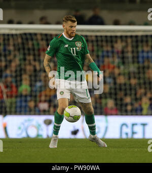 Aviva Stadium de Dublin, Irlande. 13 Oct, 2018. Nations Unies l'UEFA football Ligue, l'Irlande et le Danemark ; James McClean sur la balle pour Rep de l'Irlande : l'action de Crédit Plus Sport/Alamy Live News Banque D'Images