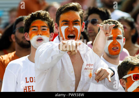 Austin, TX, USA. 13 Oct, 2018. Texas longhorns fans en action au cours de la NCAA Football match entre Baylor à Darrell K. Royal Texas Memorial Stadium à Austin, TX. Mario Cantu/CSM/Alamy Live News Banque D'Images