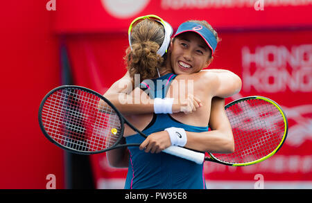 Hong Kong. 14 octobre 2018 - Zhang Shuai de Chine & Samantha Stosur de l'Australie en action lors de la finale du double de la Prudentielle 2018 Hong Kong Open de Tennis tournoi international de tennis WTA : Crédit7 AFP/ZUMA/Alamy Fil Live News Banque D'Images