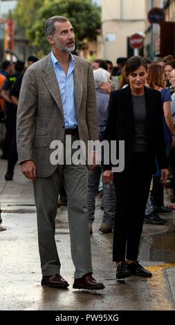 REYES MALLORCA RIADA INUNDACIONES FELIPE DE BORBON Y GRECIA;FELIPE DE BORBON;LETIZIA ORTIZ ROCASOLANO;Letizia Ortiz ; 13/10/2018 Roi d'Espagne Felipe VI et La Reine Letizia visiter Sant Llorenç des Cardassar dévastée par les crues éclair . Sant Llorenç des Cardassar. Mallorca, Espagne, 12-10-2018 888/CordonPress Banque D'Images