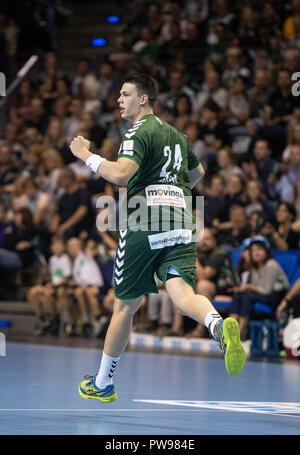 14 octobre 2018, Berlin : Handball : Bundesliga, Füchse in Berlin - TBV Lemgo Lippe, 9e journée, dans la salle omnisports Max-Schmeling-Halle : Frederik Simak hourras pour un but. Photo : Fabian Sommer/dpa Banque D'Images