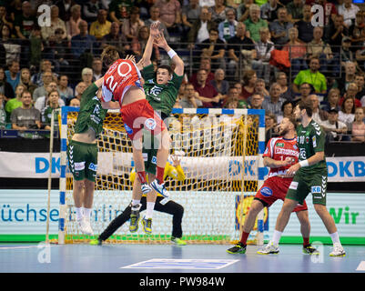 14 octobre 2018, Berlin : Handball : Bundesliga, Füchse in Berlin - TBV Lemgo Lippe, 9e journée, dans la salle omnisports Max-Schmeling-Halle : Lemgos Carlsbogard Jonathan en action. Photo : Fabian Sommer/dpa Banque D'Images