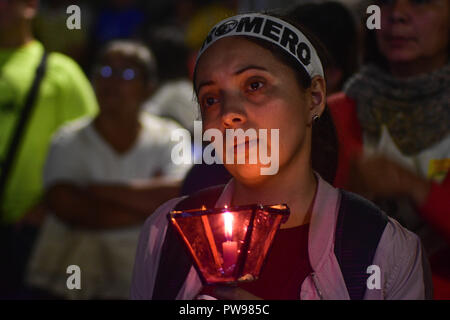 San Salvador, El Salvador, 14 octobre 2018, le Pape François a déclaré Oscar Arnulfo Romero un saint, des milliers célébré à la cathédrale de San Salvador. Credit : Crédit : Freedman Camilo Camilo Freedman/Alamy Live News Banque D'Images