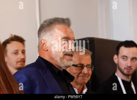 Kiev, Ukraine. 13 Oct, 2018. L'acteur américain d'origine autrichienne et l'ancien gouverneur de Californie Arnold Schwarzenegger est visible pendant l'Olerom un 'Forum', chaque année un forum sur les "droits de l', Technology & Transformation'. La réunion a attiré les chiffres d'affaires de l'Ukraine, les pays de la CEI et l'Europe. Credit : SOPA/Alamy Images Limited Live News Banque D'Images